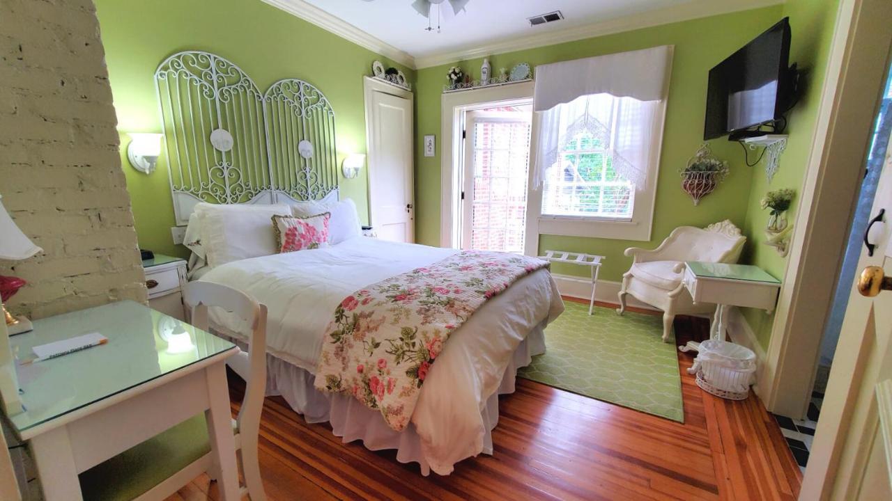 Bed & Breakfast Pettigru Place 3*