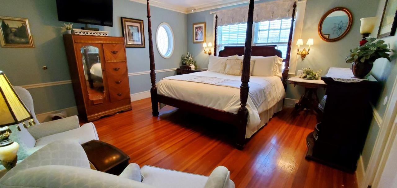 Pettigru Place Bed & Breakfast Greenville