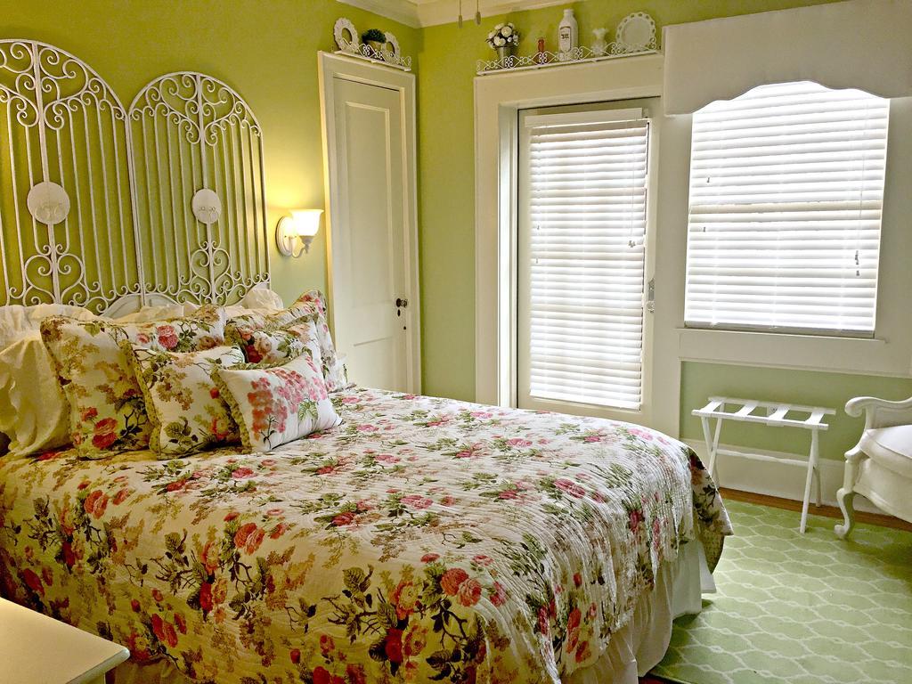 Pettigru Place Bed & Breakfast Greenville